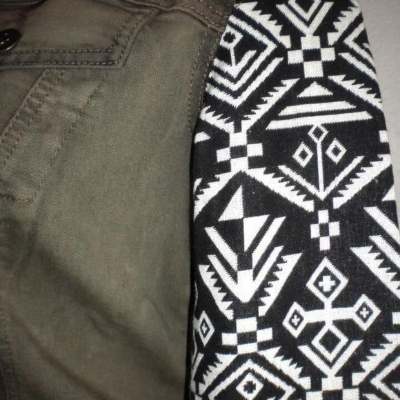 JESSICA SIMPSON MS SZ LARGE DARK OLIVE JACQUARD PRINT SLEEVES PIXIE DENIM JACKET - Picture 7 of 8